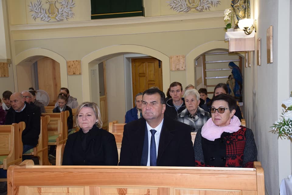 Szent átadás: Falubuszt és urnafalat kapott Ozmánbük községe