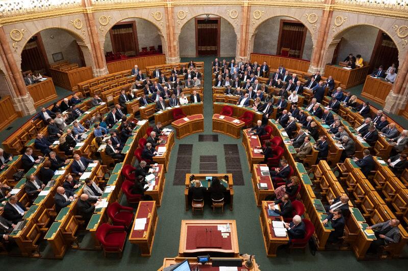 Parlamenti_patko_MTI_Szigetvary_Zsolt.jpg