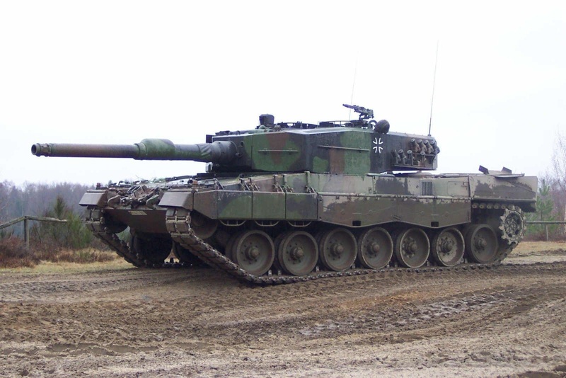 Leopard_2_militarnij.jpg
