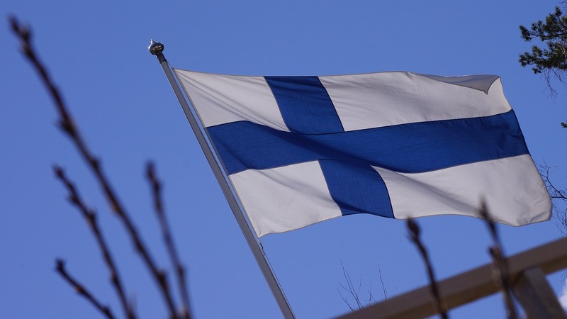 finnish-flag-g55176a4d5_1280.jpg