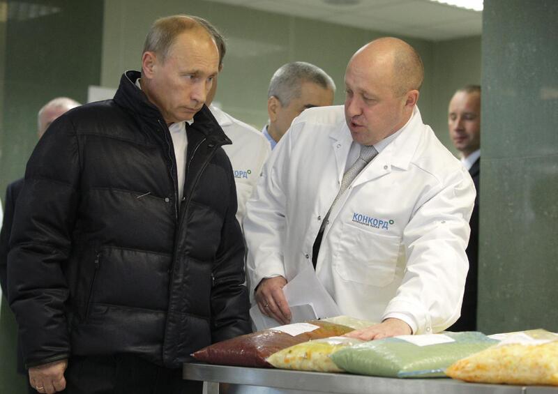 Vladimir_Putin_tours_Yevgeny_Prigozhin_s_Concord_food_catering_factory_08.jpg