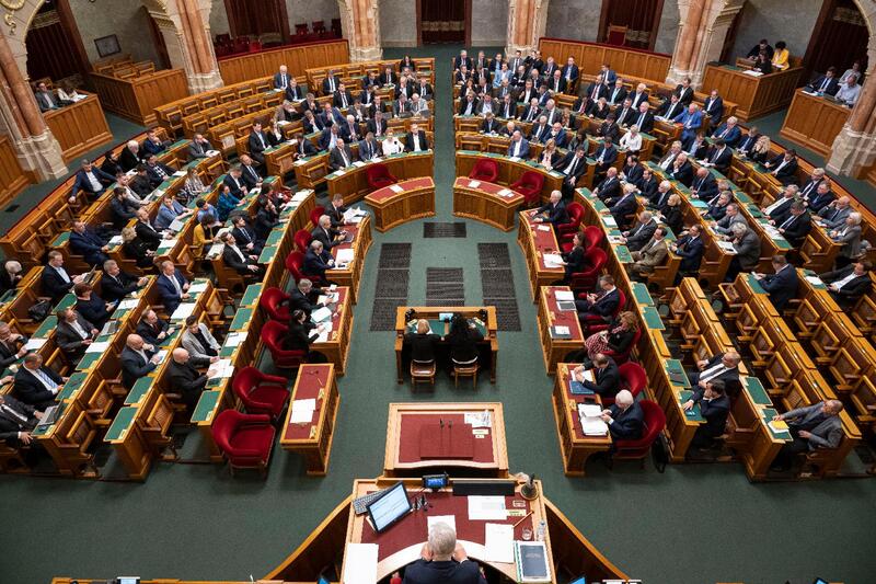 parlament.jpg
